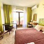Hébergement de vacances By The Sea With Jacuzzi, Garden & Park View