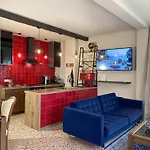 By The Sea With Jacuzzi, Garden & Park View