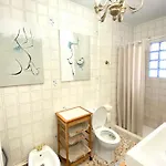 Hébergement de vacances By The Sea With Jacuzzi, Garden & Park View *