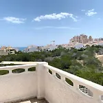 Hébergement de vacances By The Sea With Jacuzzi, Garden & Park View Torrevieja