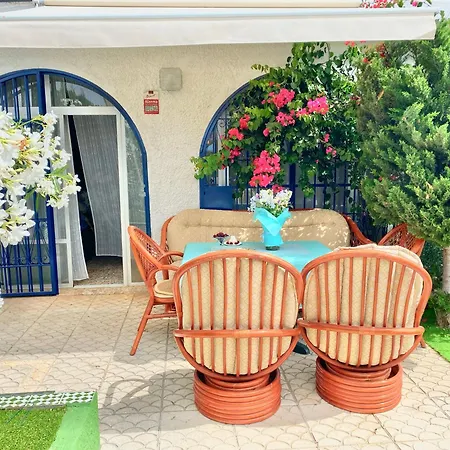 By The Sea With Jacuzzi, Garden & Park View Torrevieja