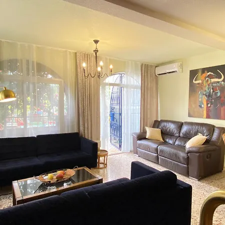 By The Sea With Jacuzzi, Garden & Park View * Torrevieja