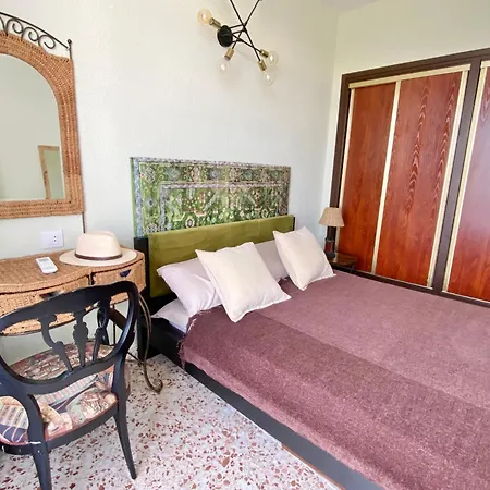 Hébergement de vacances By The Sea With Jacuzzi, Garden & Park View *