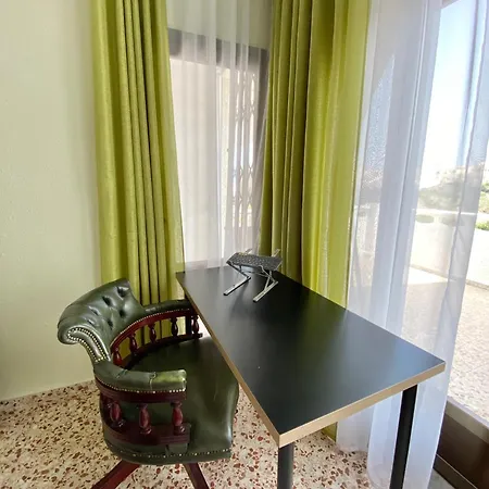 By The Sea With Jacuzzi, Garden & Park View Casa de Férias *