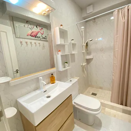 By The Sea With Jacuzzi, Garden & Park View Casa de Férias