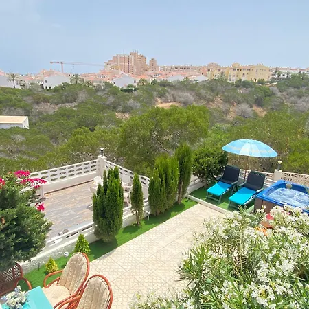 Holiday home By The Sea With Jacuzzi, Garden & Park View Torrevieja