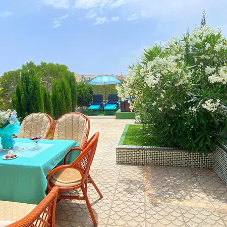 By The Sea With Jacuzzi, Garden & Park View Torrevieja