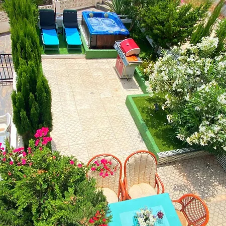 Holiday home By The Sea With Jacuzzi, Garden & Park View