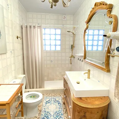 By The Sea With Jacuzzi, Garden & Park View Сasa de vacaciones